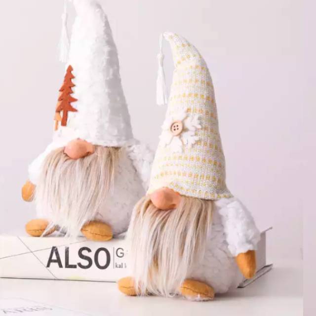 White Christmas Gnomes - set of 2